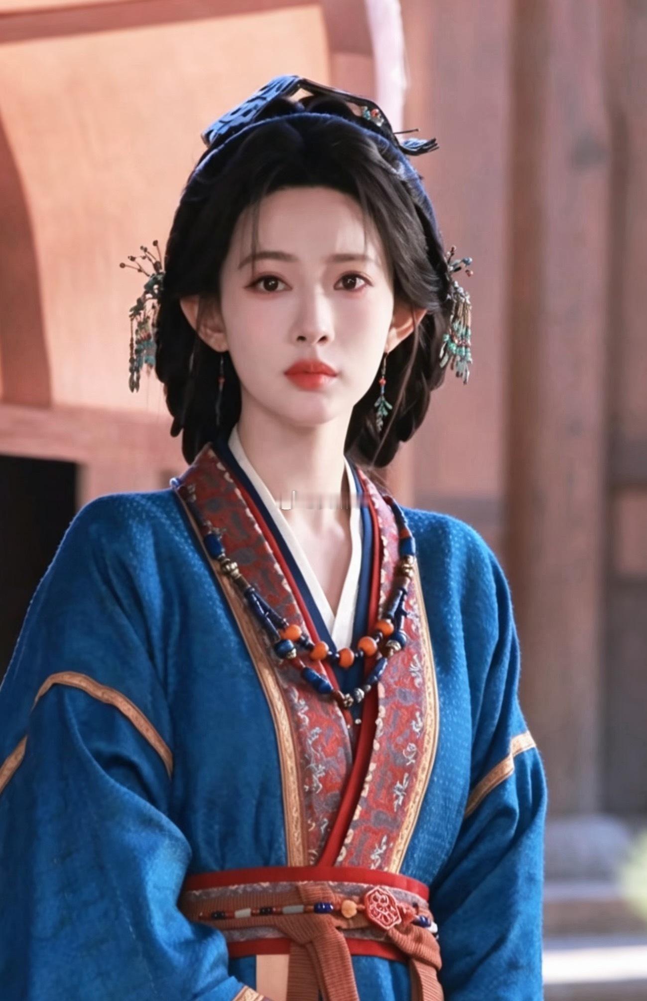 孟子义 王楚然 虞书欣路透图极致反差提问：你们觉得三位美女谁的妆容更好看呢 