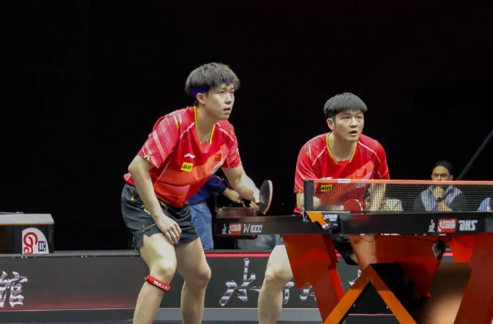 樊振东/王楚钦战胜黄镇廷/何钧杰晋级半决赛！
#WTT多哈总决赛2023# 男双