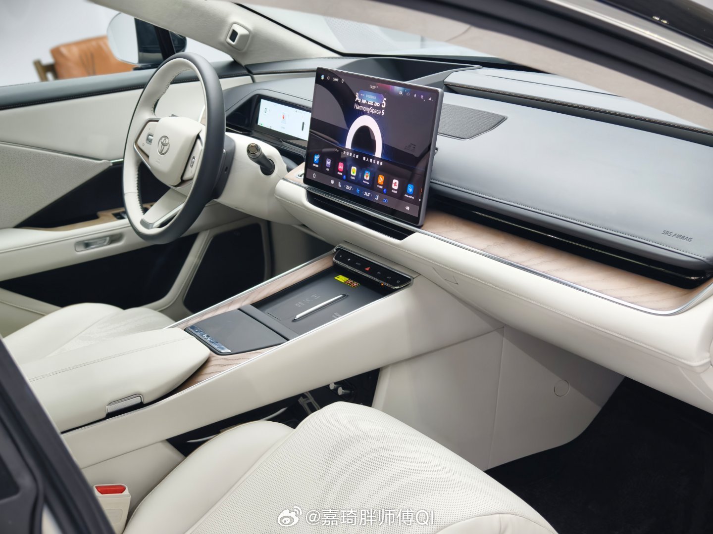 铂智7终于来了！15.68万起，这个价放在今天真的挺实在。它不玩虚的，主打就是新