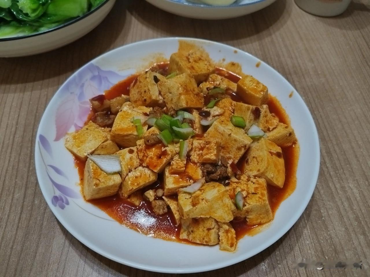 第一次做麻婆豆腐。味道杠杠滴，以后不需要去川菜馆吃这个菜了[呲牙]

#记录我的