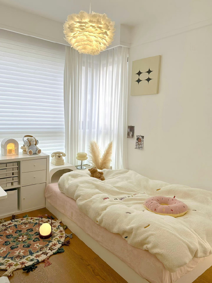 8㎡全包围奶油ins风卧室📝 落地窗书桌的快乐 