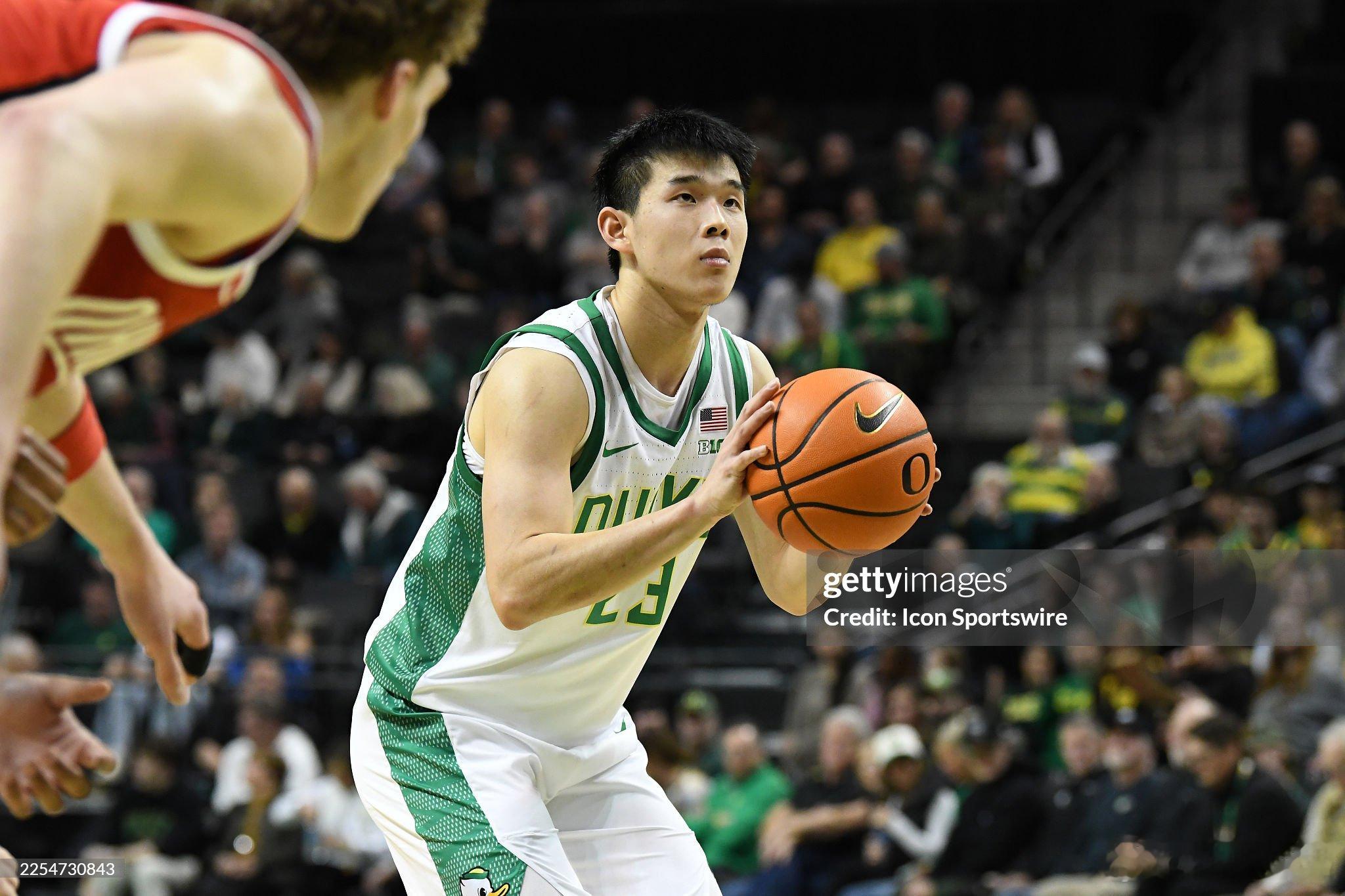 明天上午十点有林葳的比赛，林葳应该还是会首发出场。为梦想正当燃  闯美的篮球青年