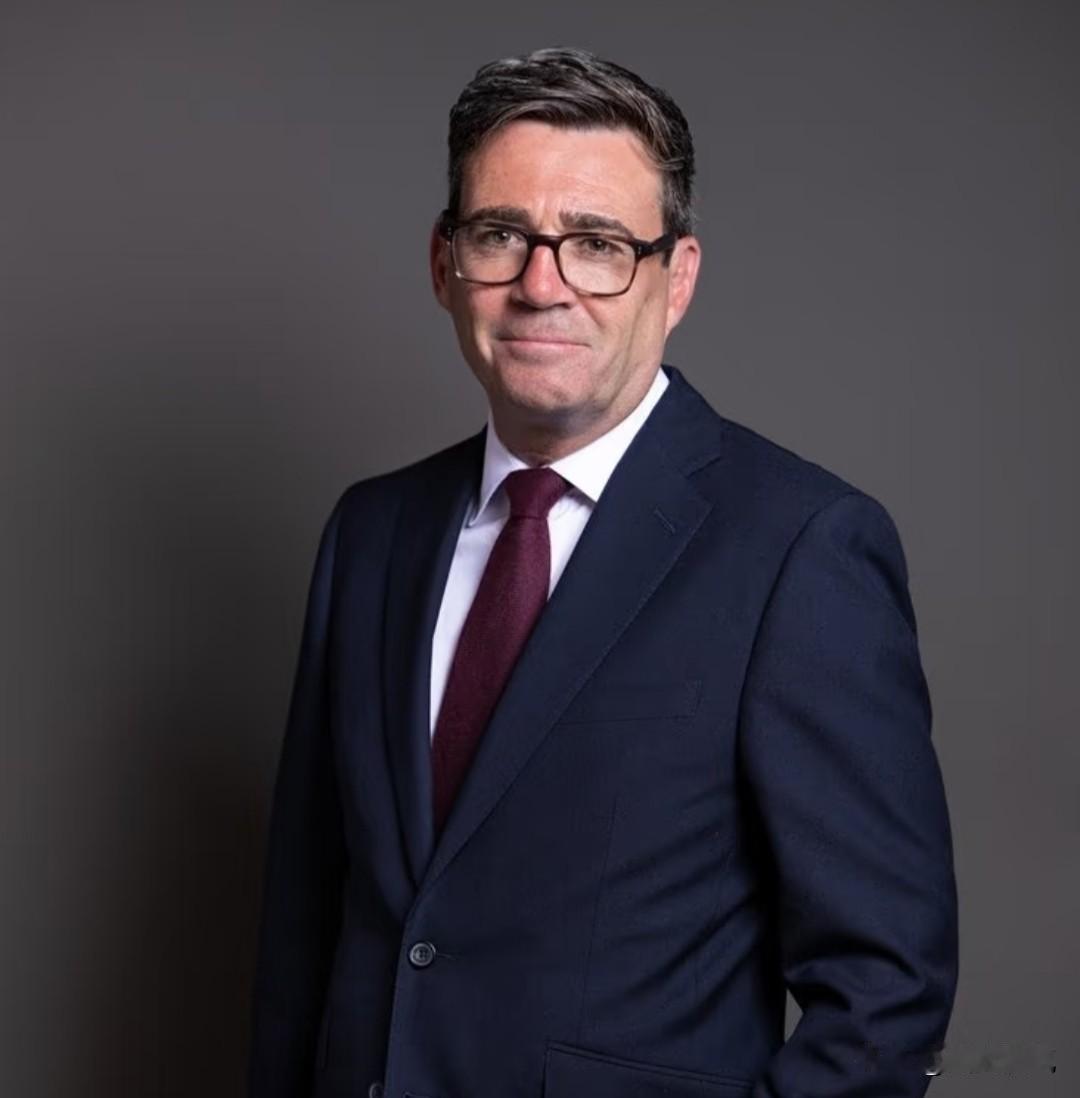 英国新上任的首相第一时间表态:坚定不移的支持乌克兰，对俄罗斯的政策不会改变。伯纳