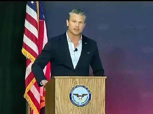 美国国防部长皮特．赫格塞斯：
三天前，近200名我们最优秀的美国人前往加拉加斯市