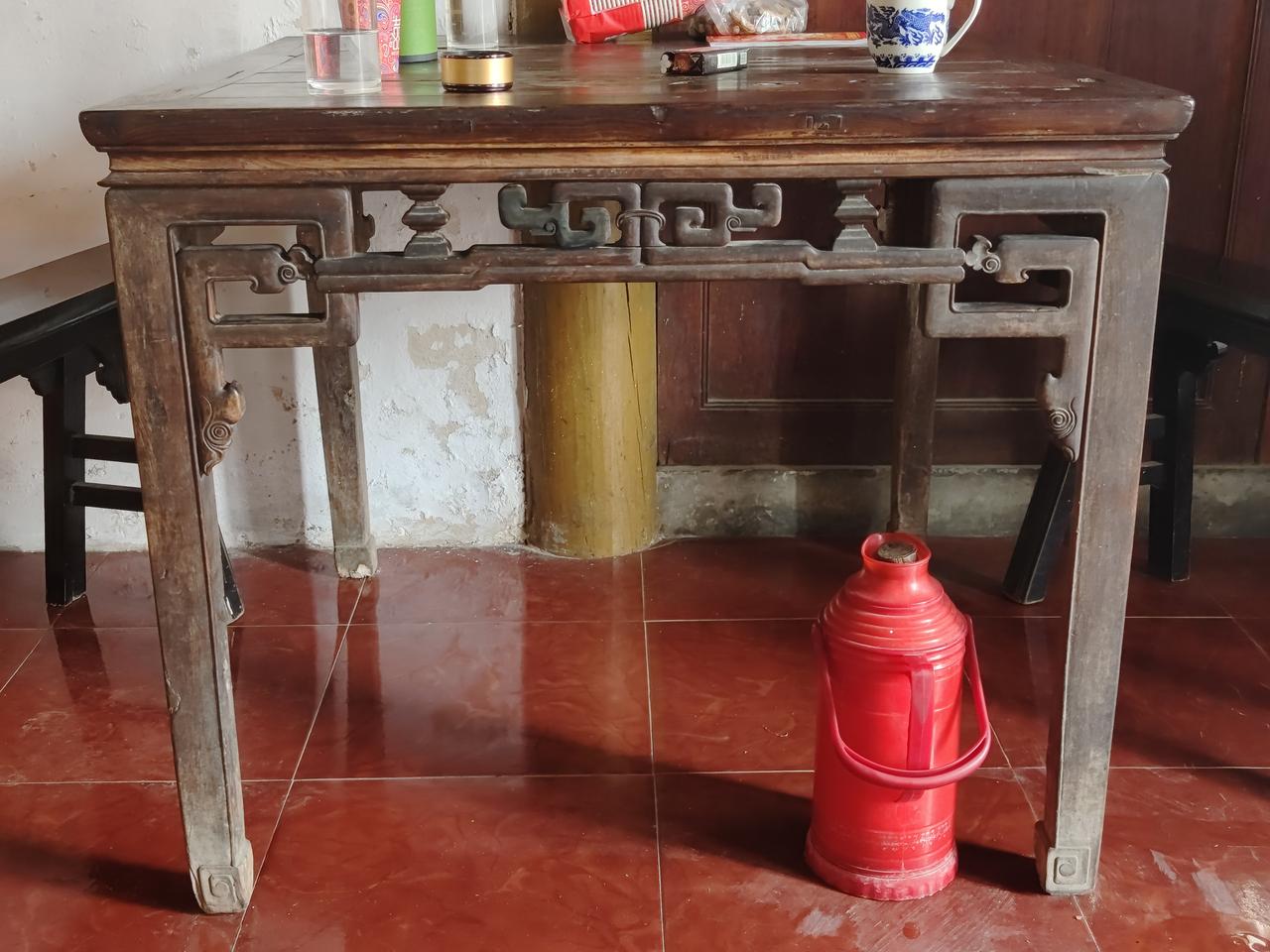 哪位条友君知道，这张方桌是什么年代的？