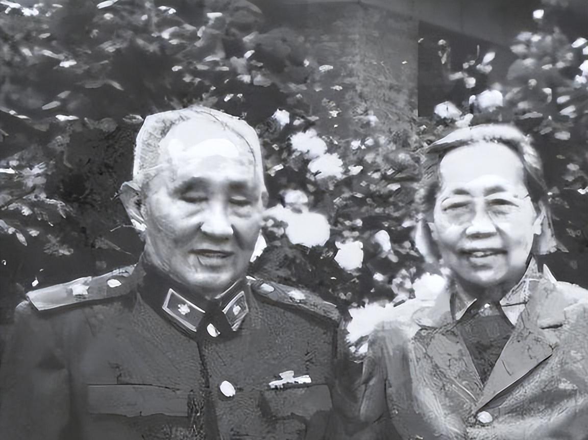 毛主席亲自为陈赓授予大将军衔，可陈赓却说：“真正的大将军应该是李聚奎给我的！”