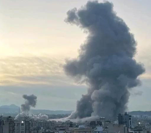 半岛电视台报道，当地时间18日，伊朗红新月会发布声明呼吁，美军应立即停止针对伊朗
