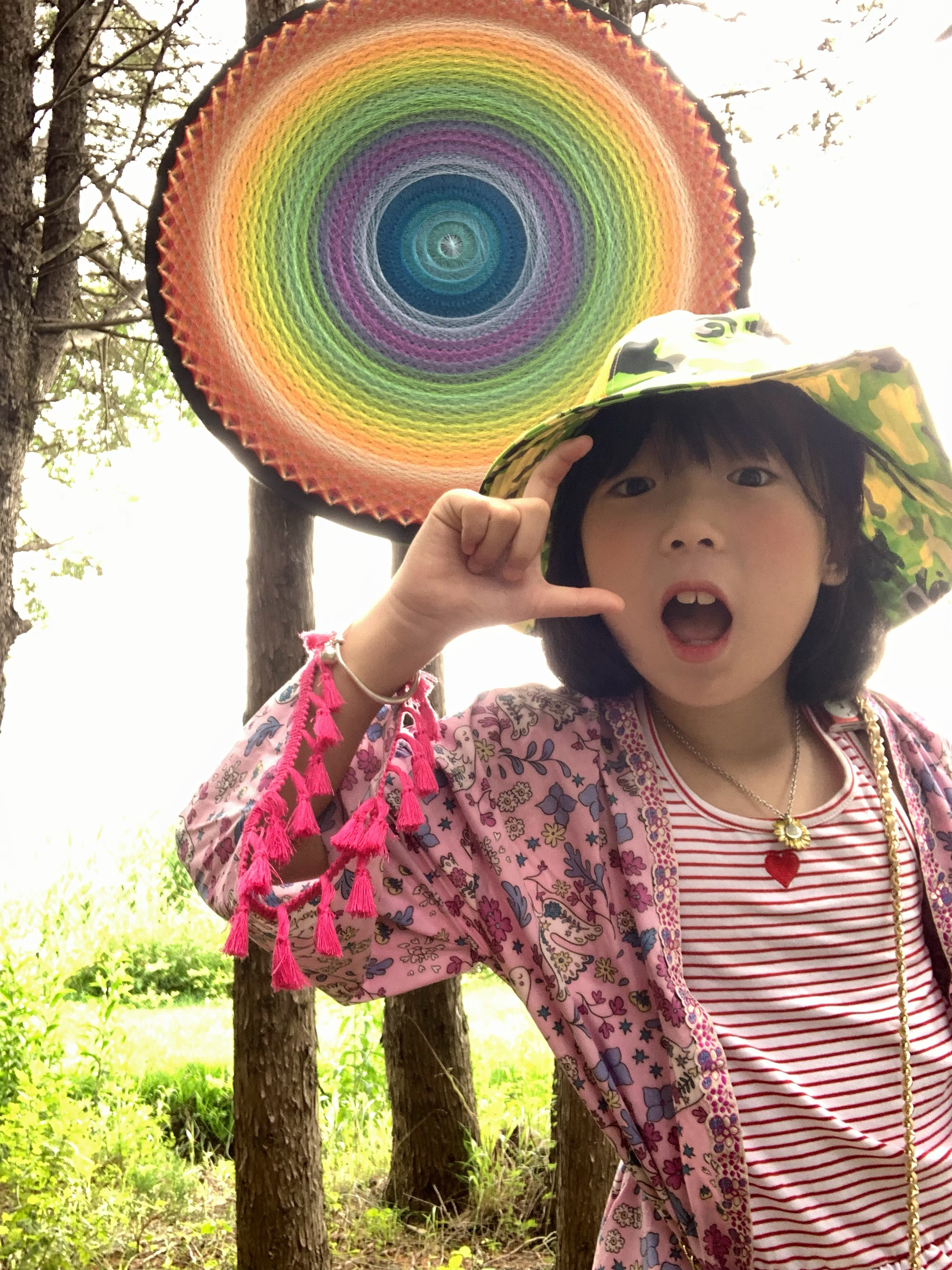 会摆的宝 会按快门的妈。 小红书的人对宝太好了 这次更是有感谢谢全世界 
