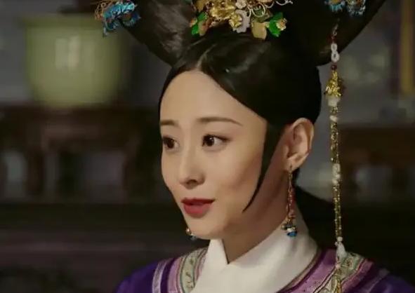 假设你穿越到了唐朝皇宫，见到了皇帝父亲，张嘴就喊了一声"父皇"：

他大概会立刻