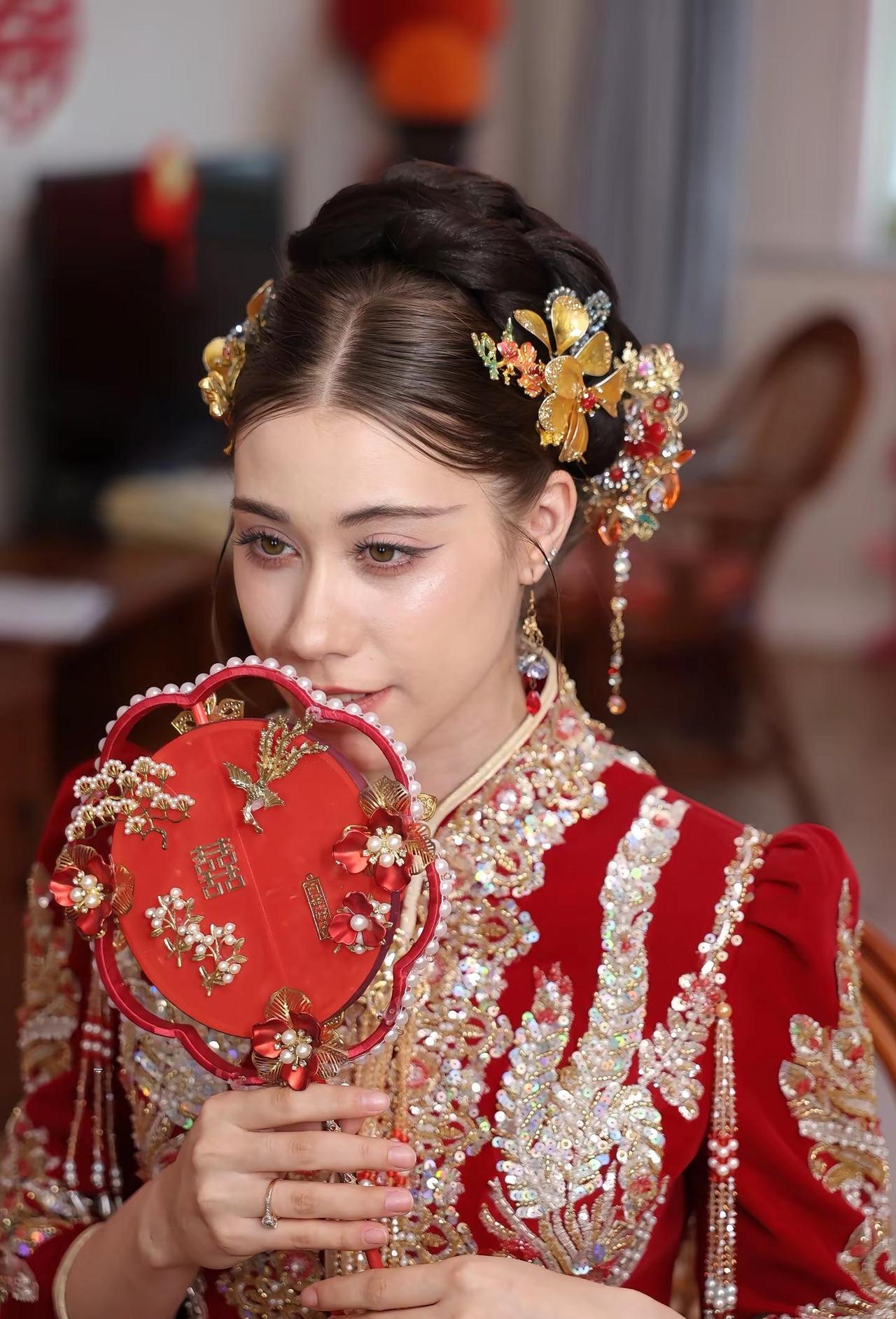 既许一人以偏爱，愿尽余生之慷慨❤️。@Хунпэн 鹏 以前，“家”是俄罗斯，是