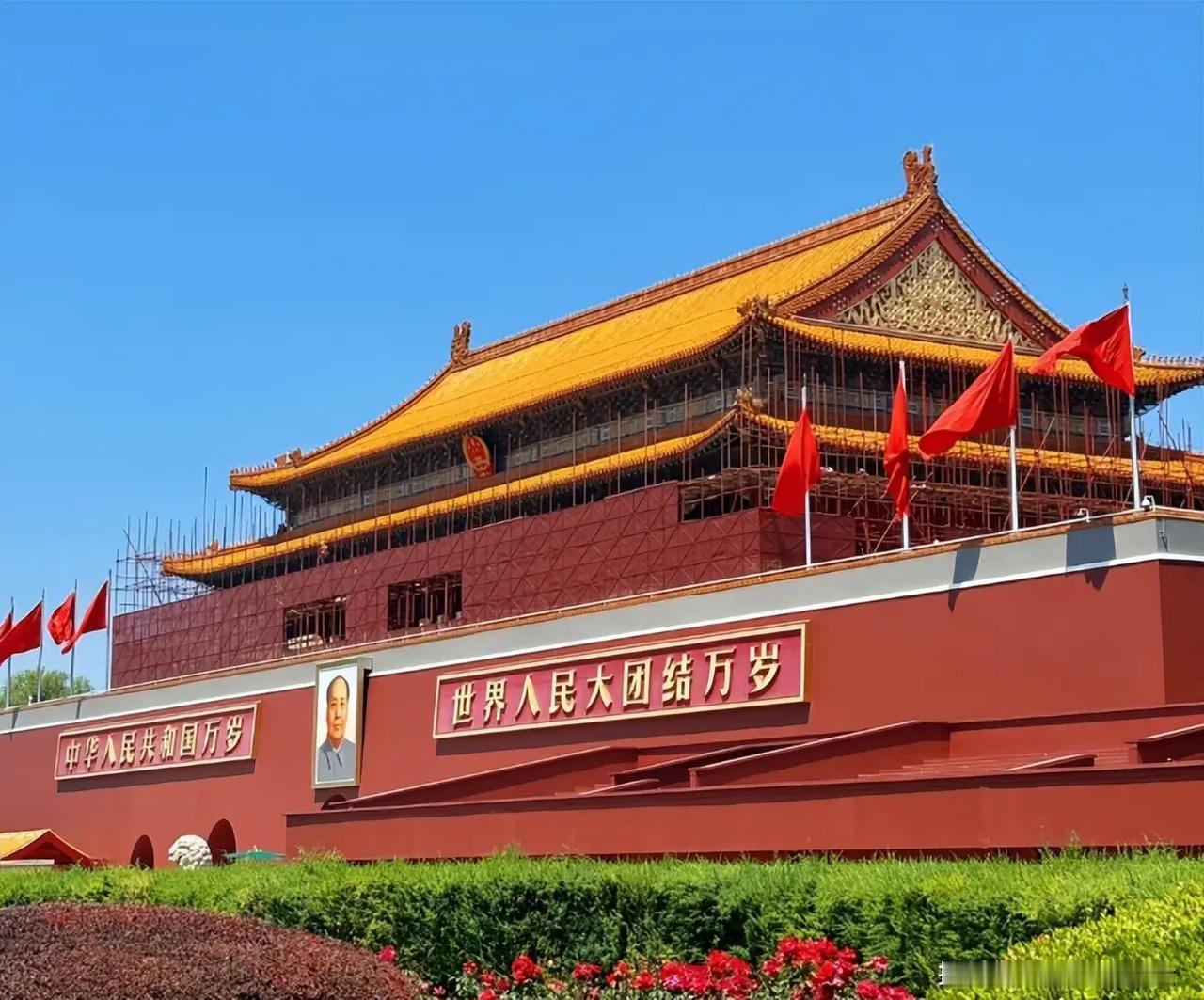 在北京生活想象不到的好，想象不到的幸福指数有多高。
我是唱着“我爱北京天安门”长