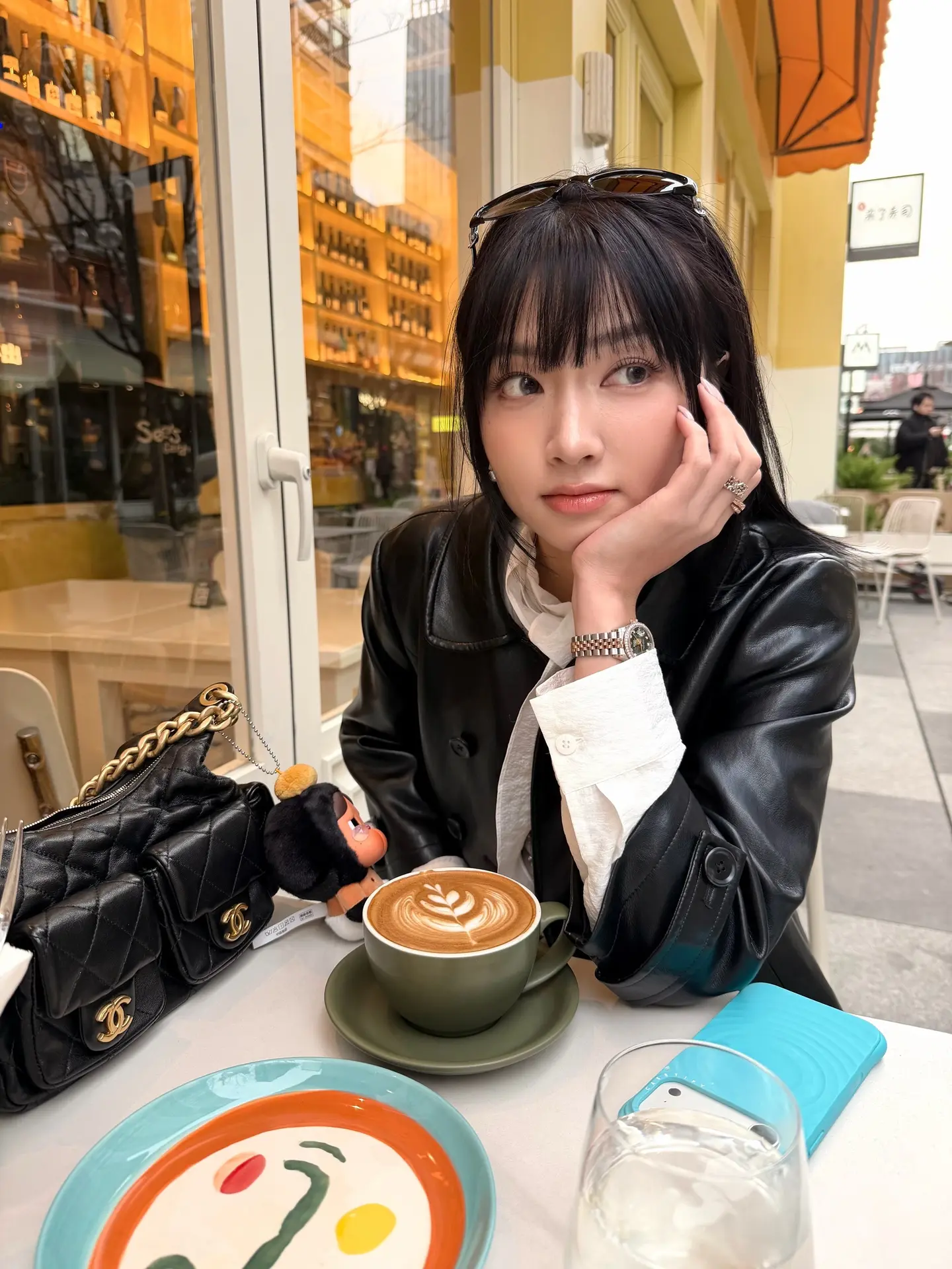 剪完头发拍几张☕️。