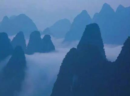 说老实话，我觉得与其骂人，宁可挨骂。因为骂人是自我表演，挨骂是看人家有意识或无意