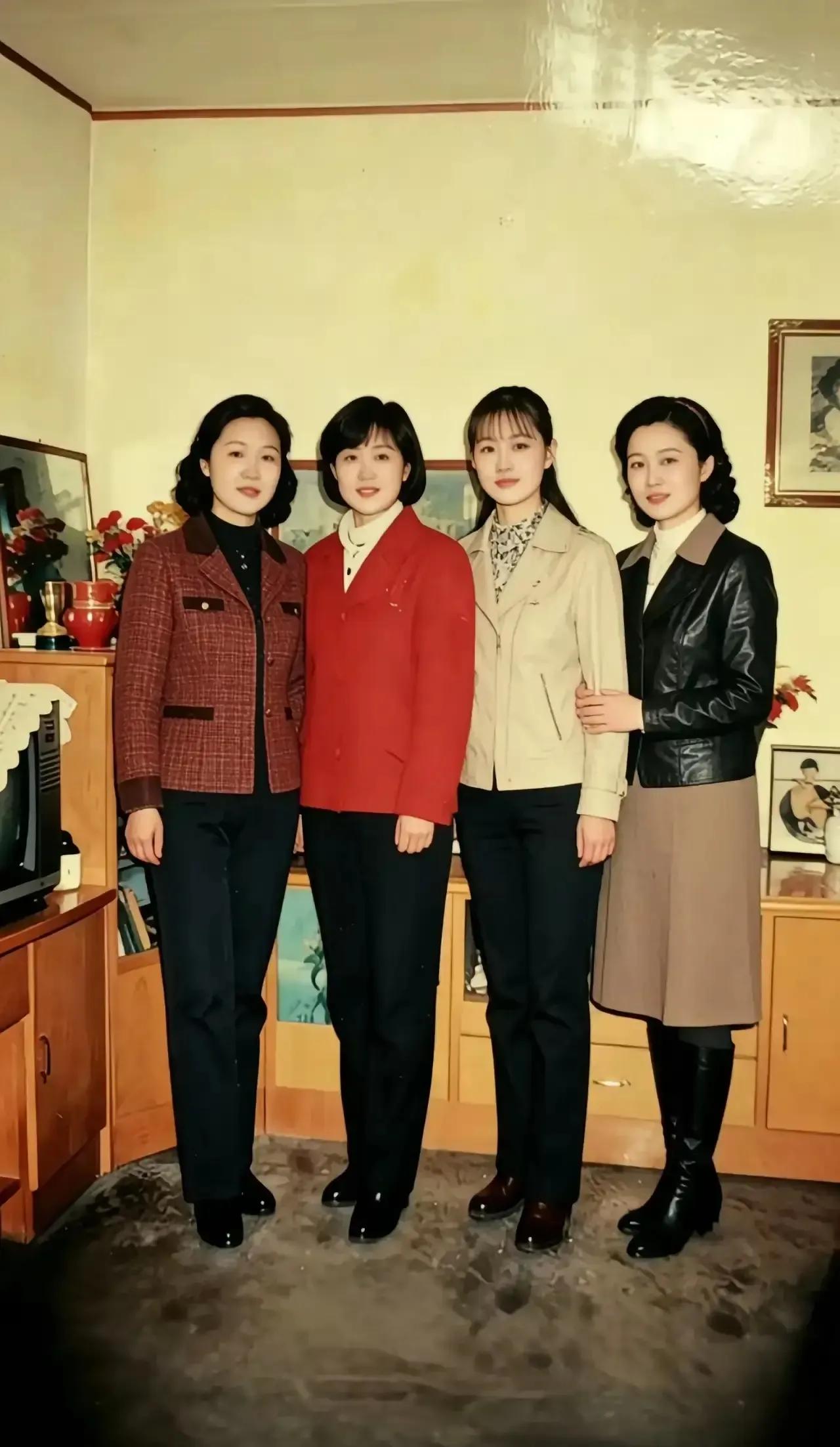 还是以前的姑娘好看，都是纯真天然的大美女！
