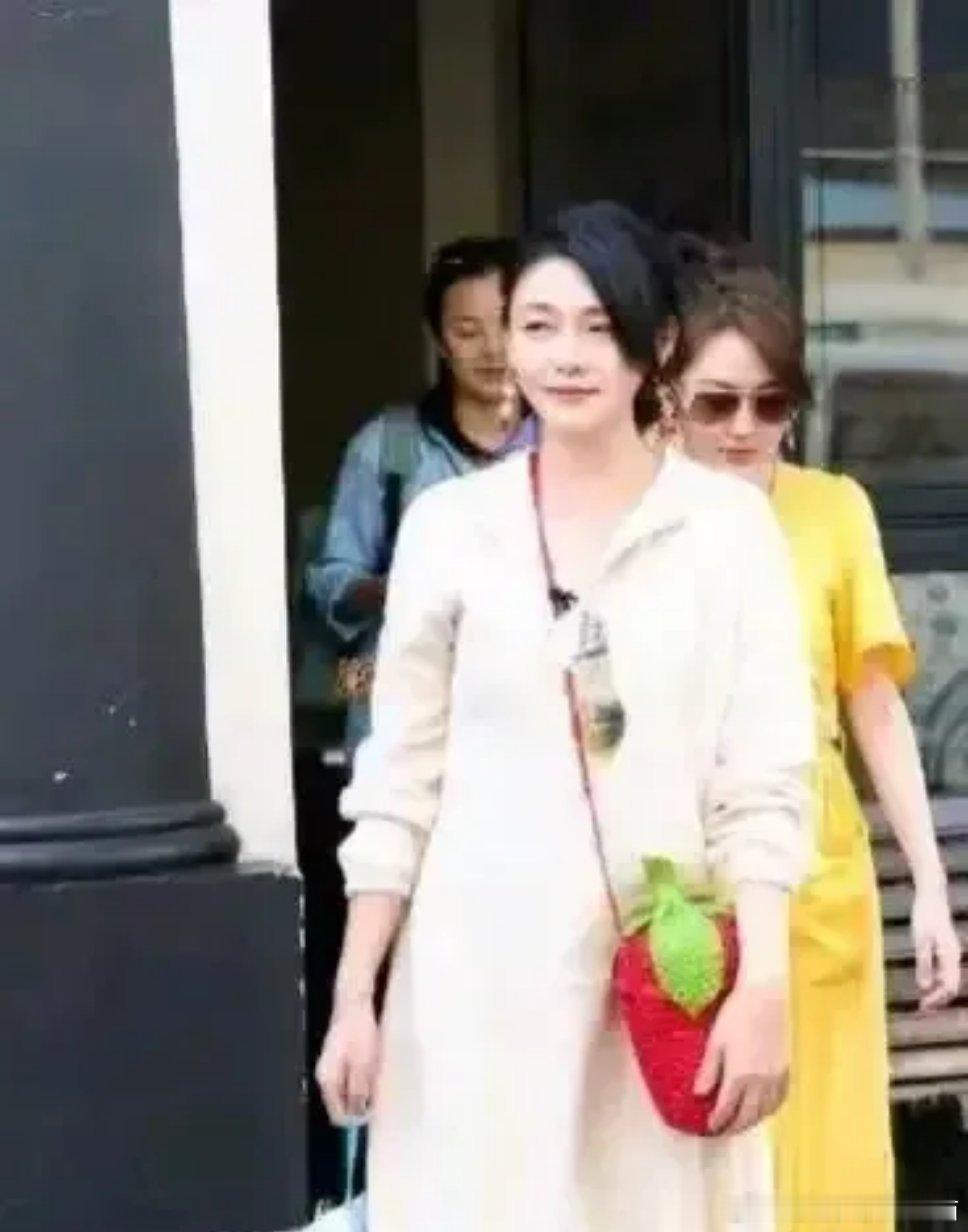 大S以后估计再想嫁人就悬了。首先，她在台湾和好几个男人交往过，豪门圈的人根本不待