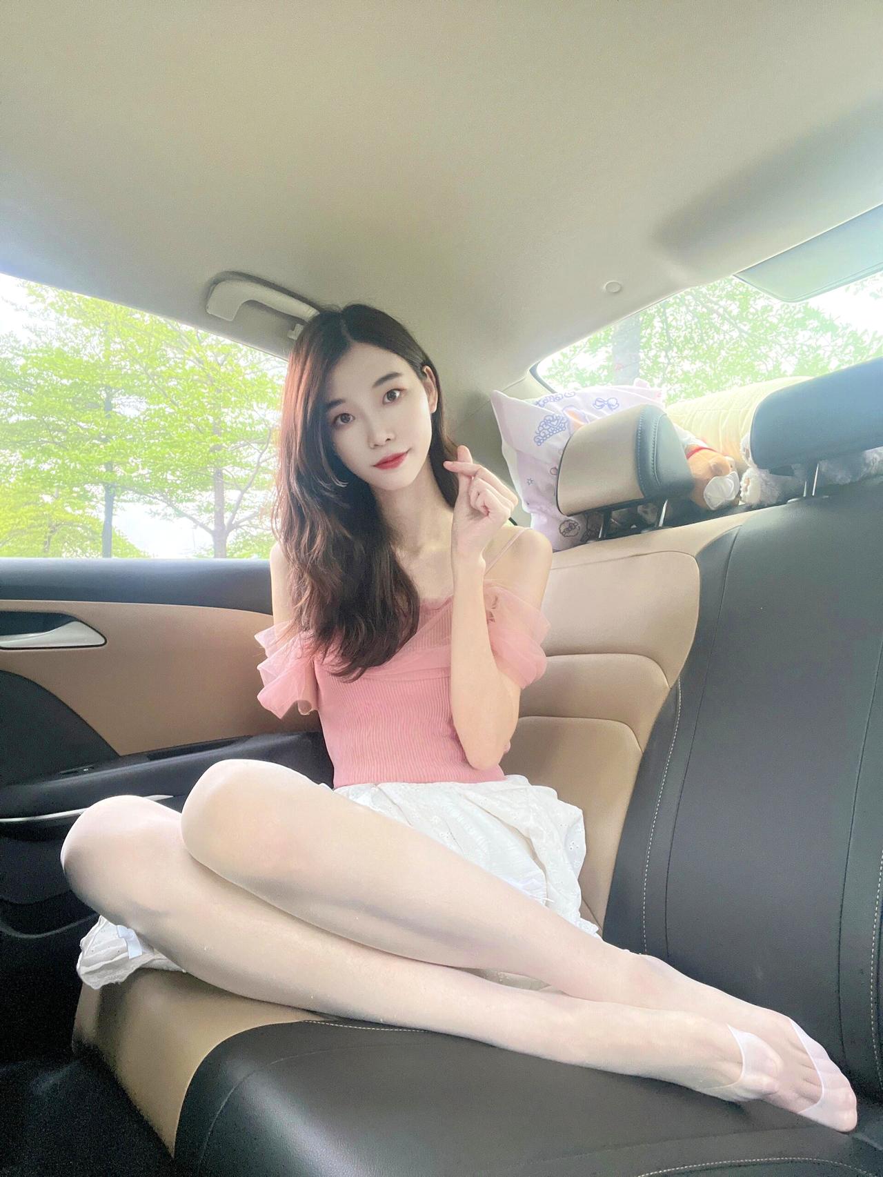 我这样的坐高铁随意脱鞋可以吗[捂脸]