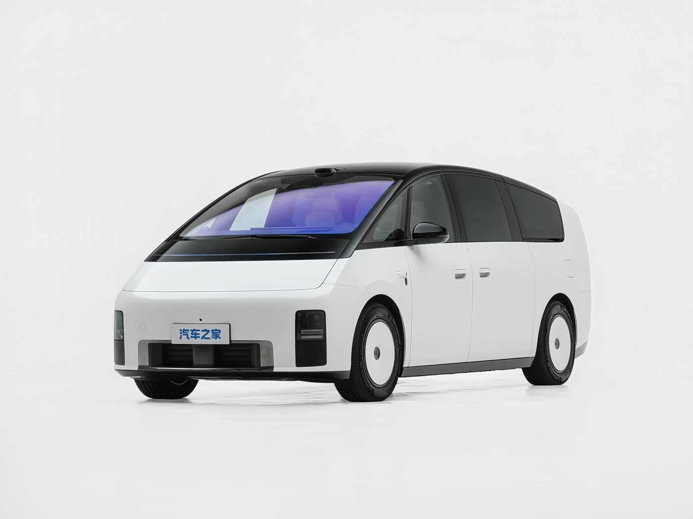 车市观察 MPV做成子弹头型儿确实挺好看的，比常规MPV更显好 ​​​