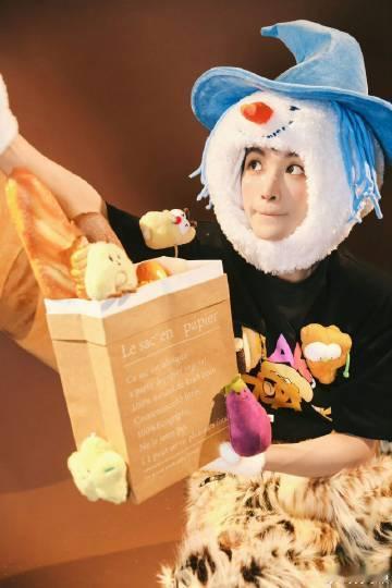 约唱三小时KTV的帅哥是黄子弘凡 哈尔滨站抓马又好嗑！粉丝饭撒牌太会了，黄子弘凡