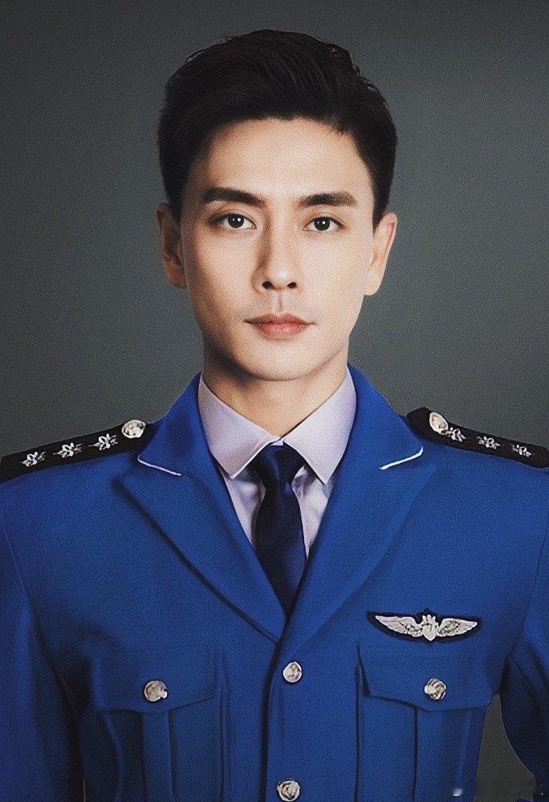 黄宗泽拍了十年警匪剧终于升职了 黄宗泽在《执法者们》演高级督察啦！十年警匪剧老粉