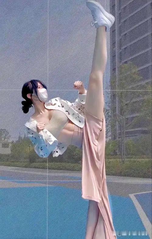 上联：二踢腿
下联：请赐[作揖]