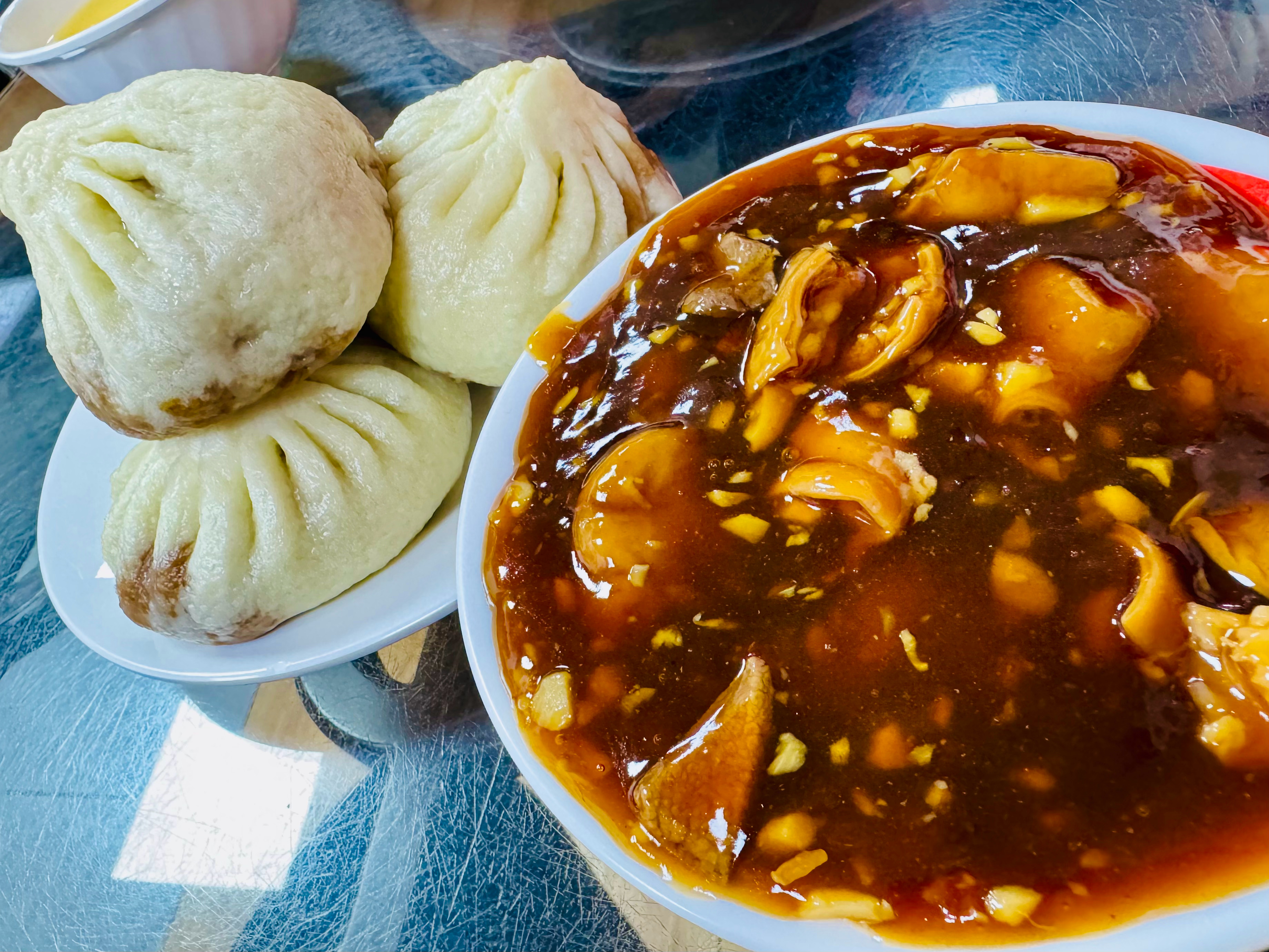 起个大早吃了个久违的北京早点6:30吃完回家回笼觉睡到现在 