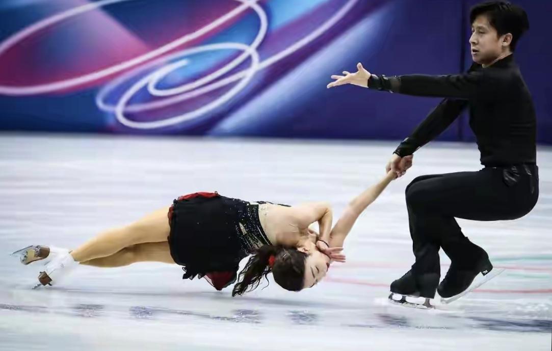 这次米兰奥运会花样滑冰隋文静因为有两次失误落泪：想跟大家说声对不起！
其实不管输