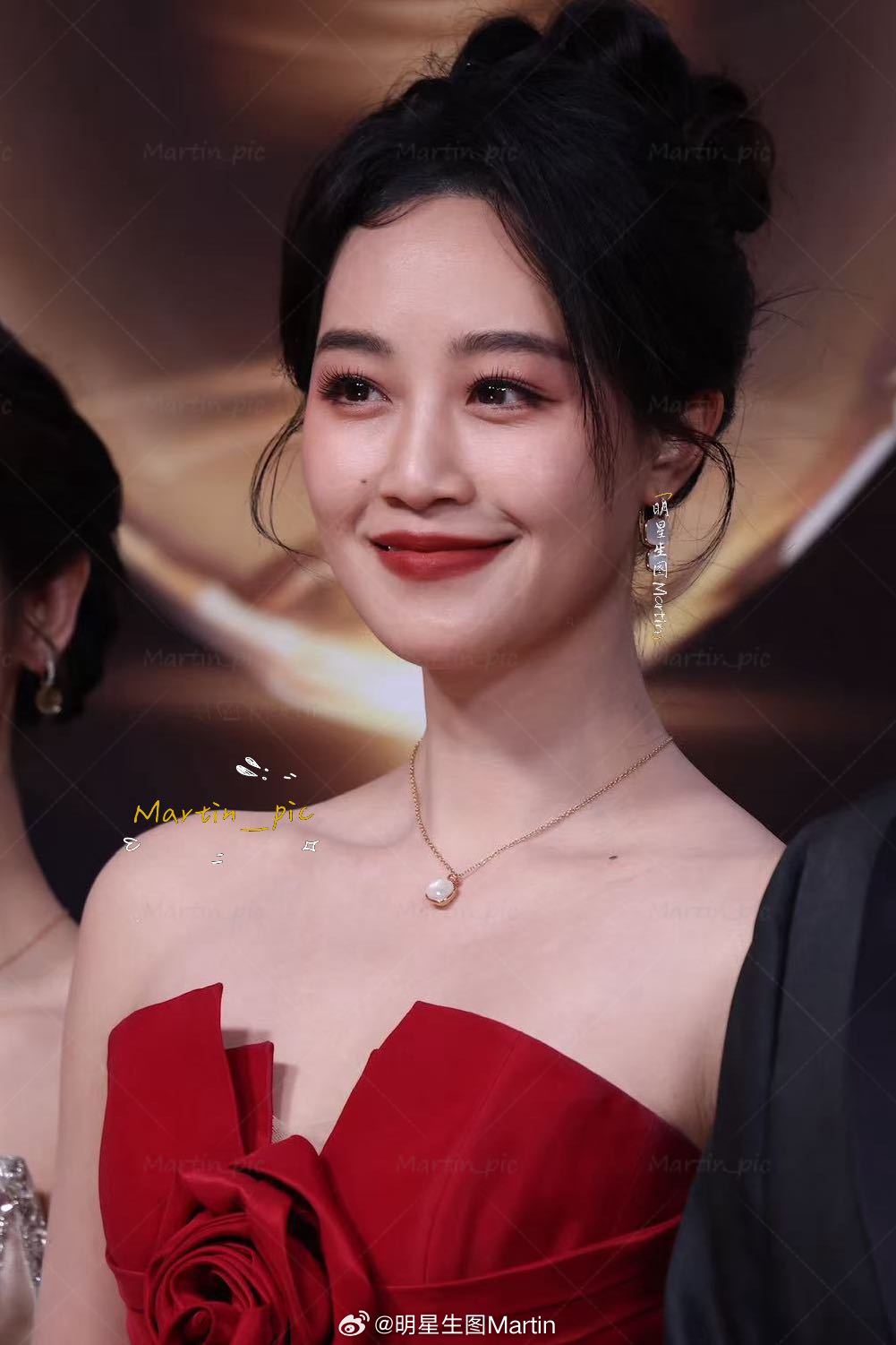 蓝盈莹 蓝盈莹电视剧品质盛典红毯生图今天是绚丽绽放的红玫瑰电视剧品质盛典