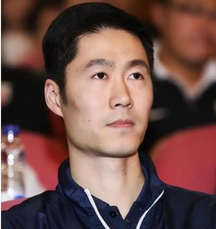 我认为王励勤上任后，国乒的逻辑全变了。刘国梁时代是死保金牌，现在是宁丢冠军也要练