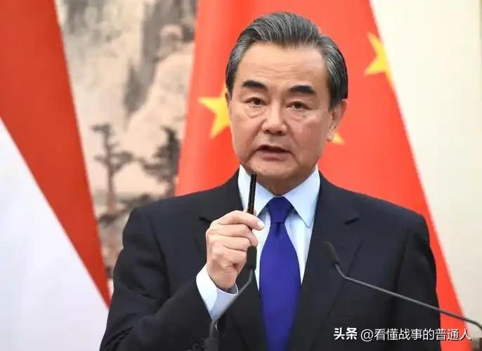 中国不会帮伊朗打仗，不会给武器，不会派兵，这条底线七十年没动过。但中美之间那场仗