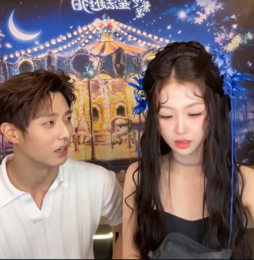 果然太听话的话会变成虞书欣的玩物虞书欣直播给陈靖可化妆