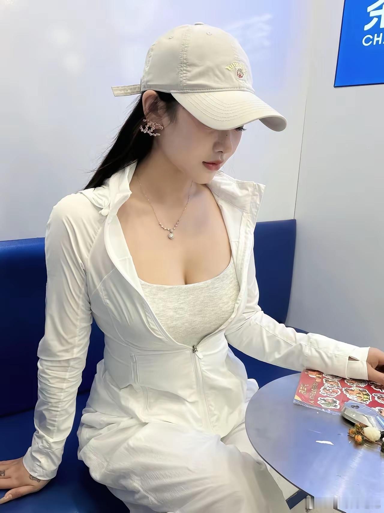 世人贪婪 总想寻找两全 但这世间哪有什么两全之策 人生百年 不过是教人如何取舍 