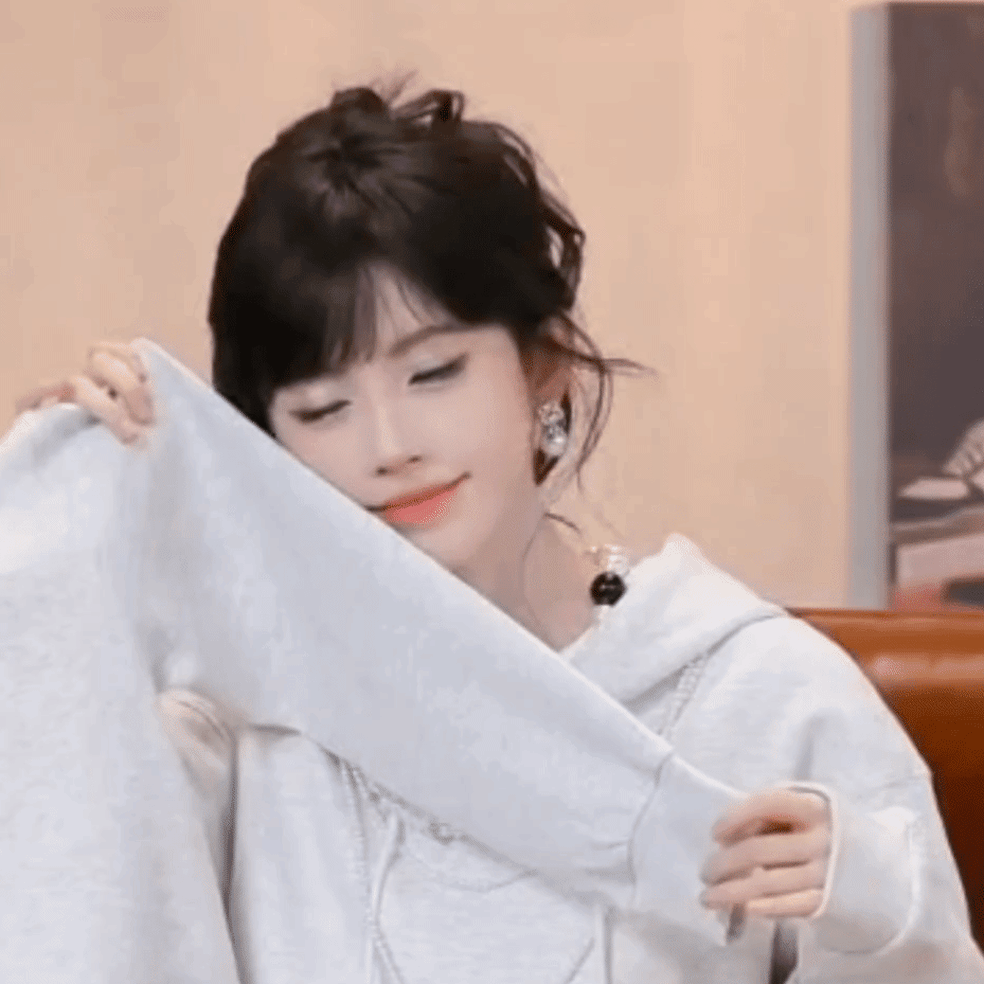 鞠婧祎、李兰迪、卢昱晓 今日活动生图直出！友友们来品鉴[吃馕][哆啦A梦花心][