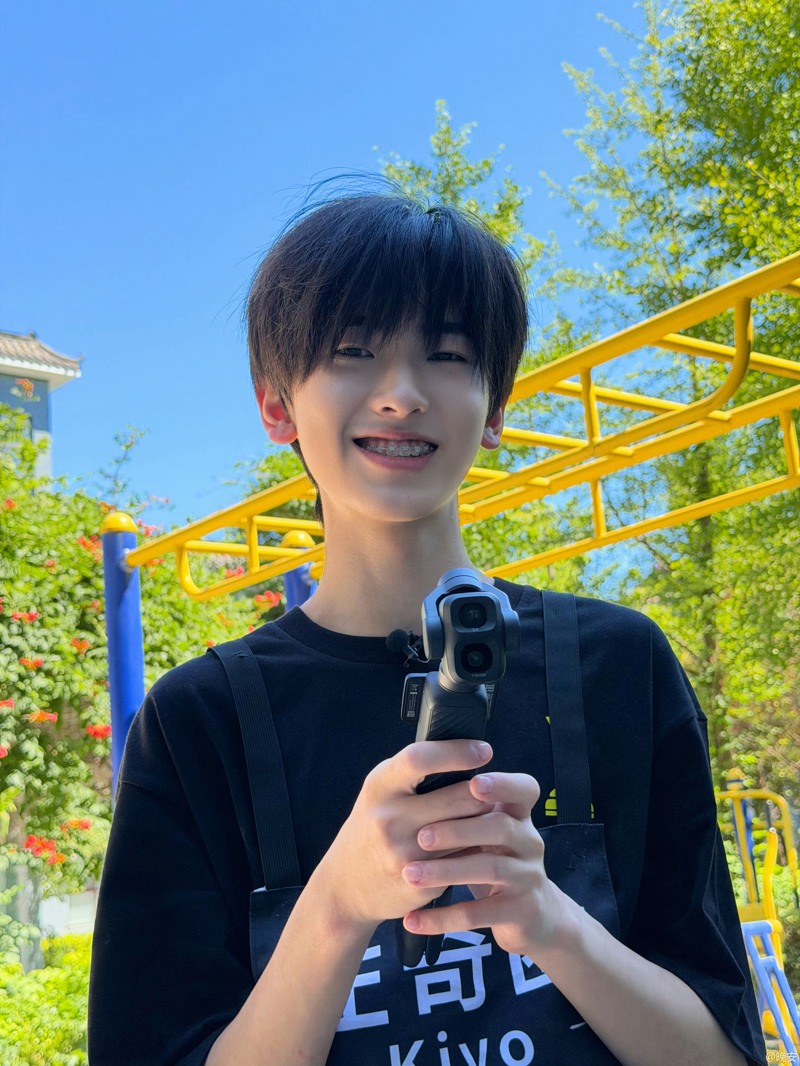 左奇函买了新的运动相机 