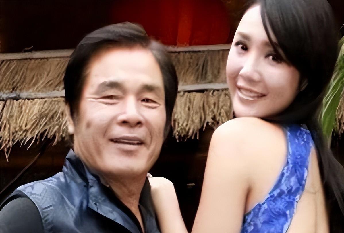 这雷洪可真是活脱脱的现代版韦小宝啊！七个老婆，每月零花钱还不少，那叫一个潇洒。可