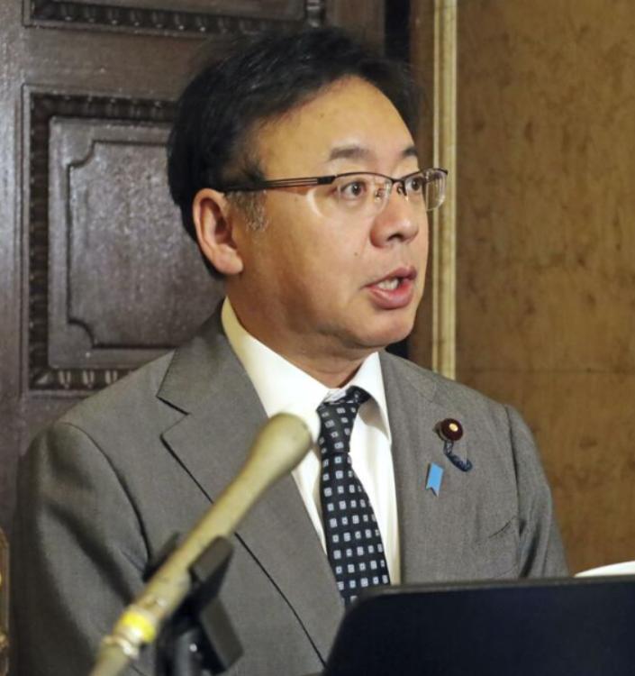 中日根本不可能开战！
 
12月12日，日本卫生大臣在在新闻发布会上说：“中日韩