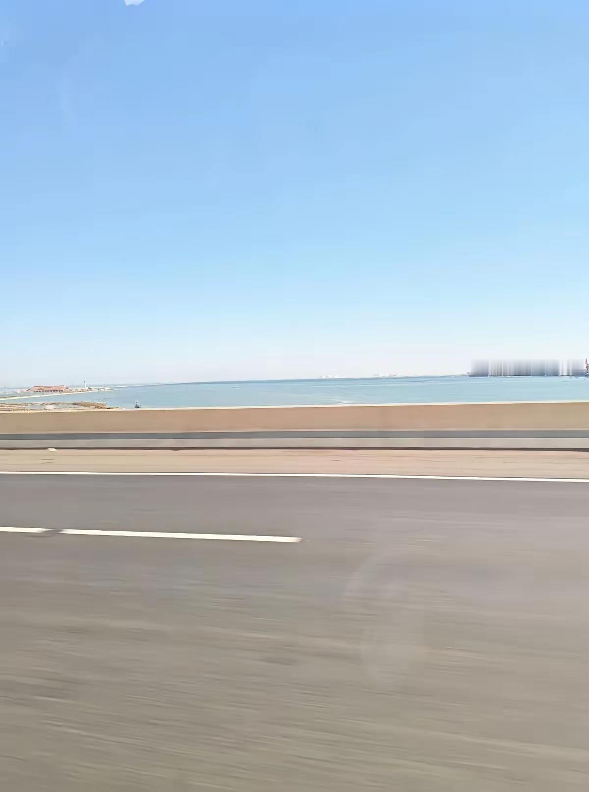 医院走廊坐一上午，什么执念都放下了

北京协和医院有位老医生说过一句实在话：人到