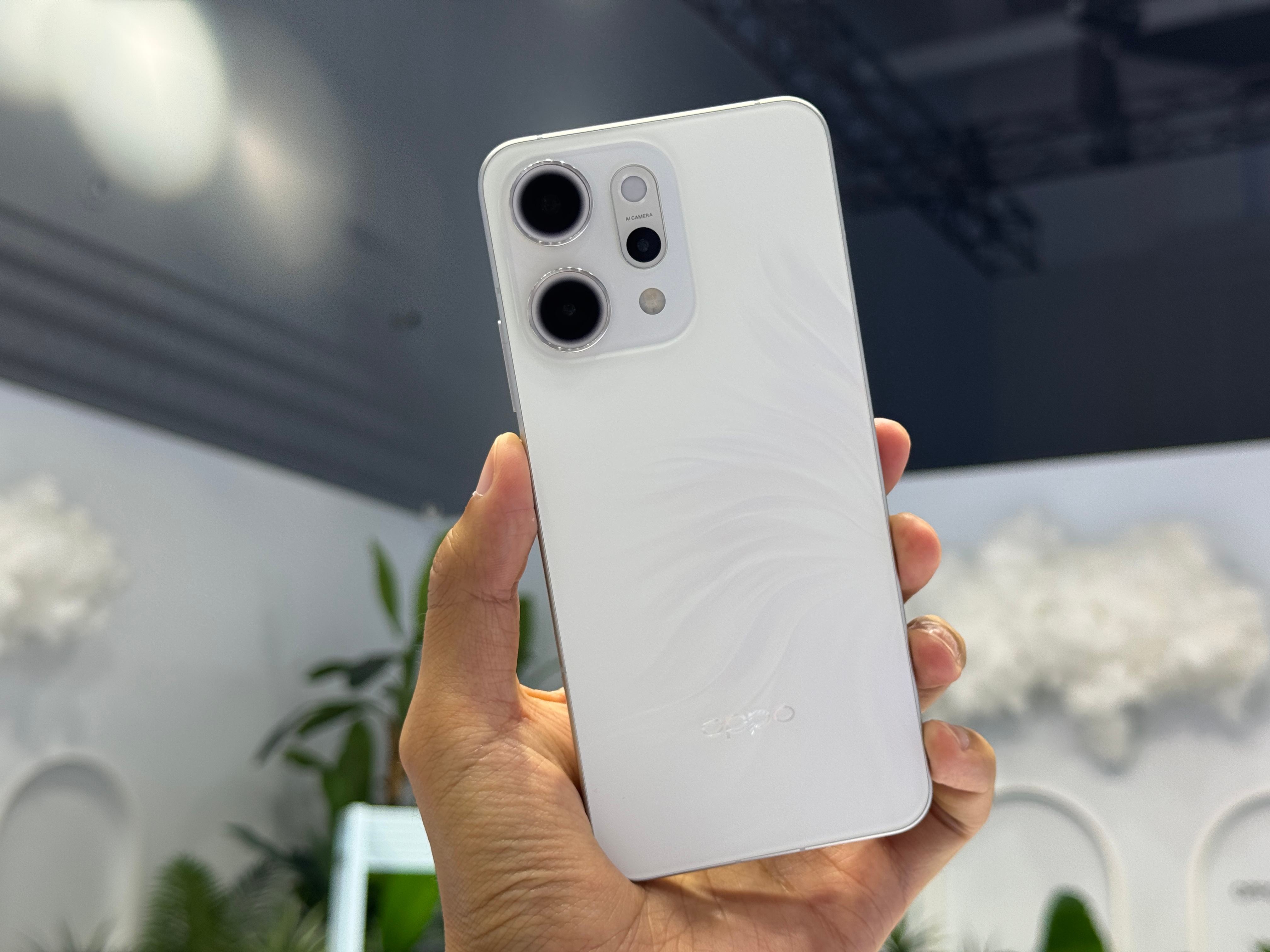 发Live图，让大家再感受一下OPPO Reno14三款配色的颜值，你喜欢哪个？