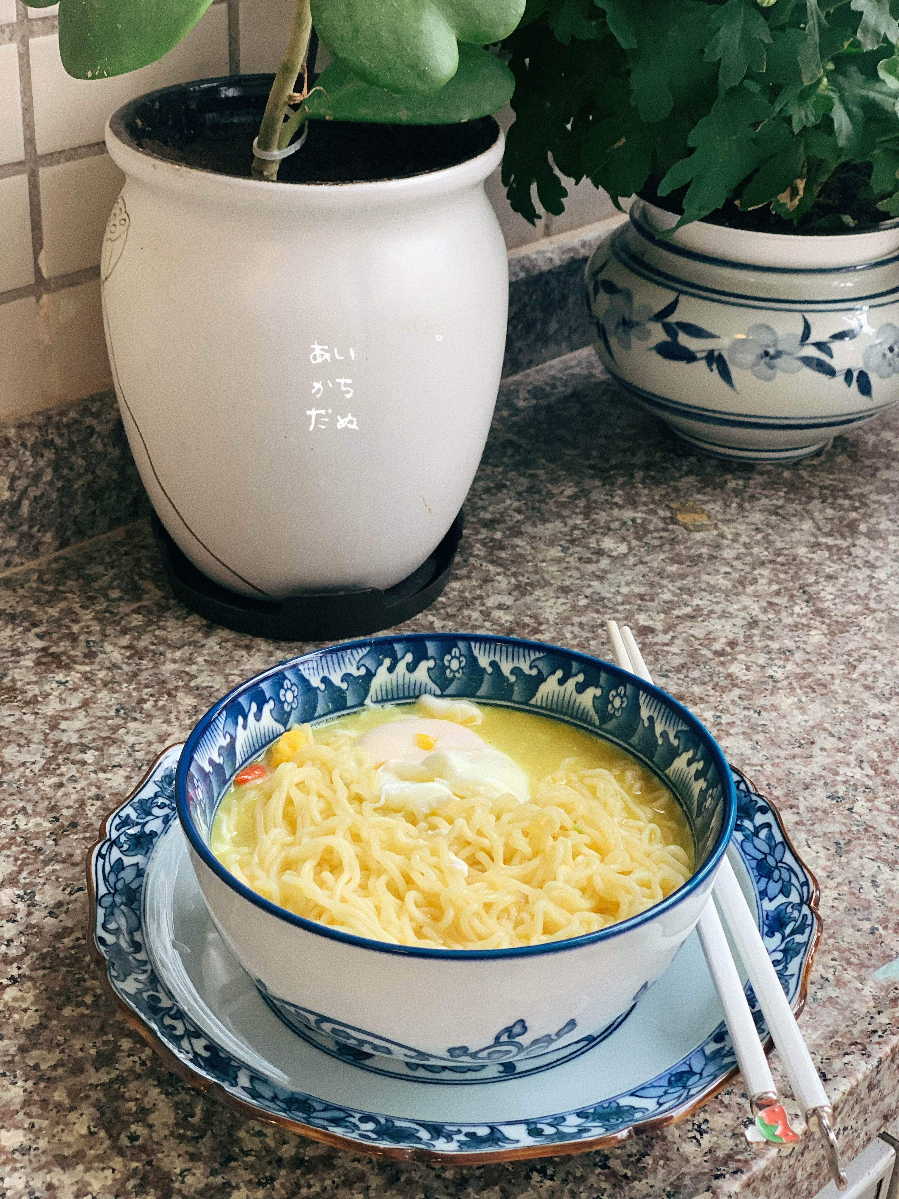 在风中吃老母鸡汤面🍜空调都省了 
