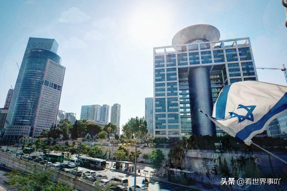 刚刚，以色列国防部大楼被炸了。
3月26日，据伊朗伊斯兰共和国广播电视台报道，黎