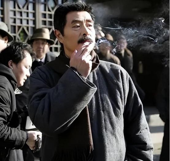 从“高铁禁烟”到“鲁迅夹烟”，她们招数变了，网友：反华势力浮出水面

 
绍兴鲁