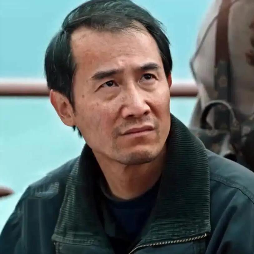 导演，道奇说，无间拍完，我急匆匆就赶回老家，阜阳乡下，看一看从小生活的地方，见一
