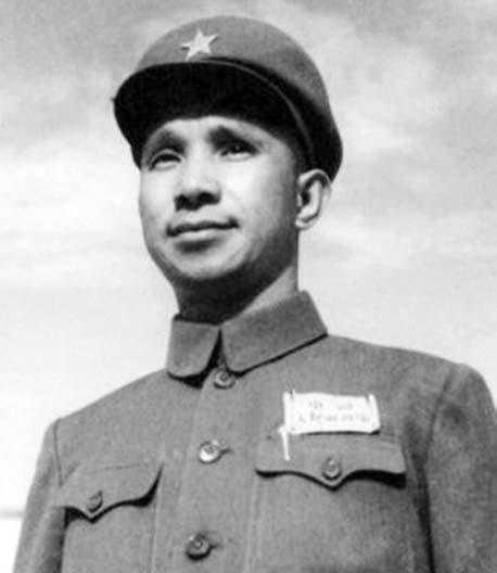 对于淮海战役怎么打？
起初，1948年7月，党中央军委的部署是先打济南，再打徐州