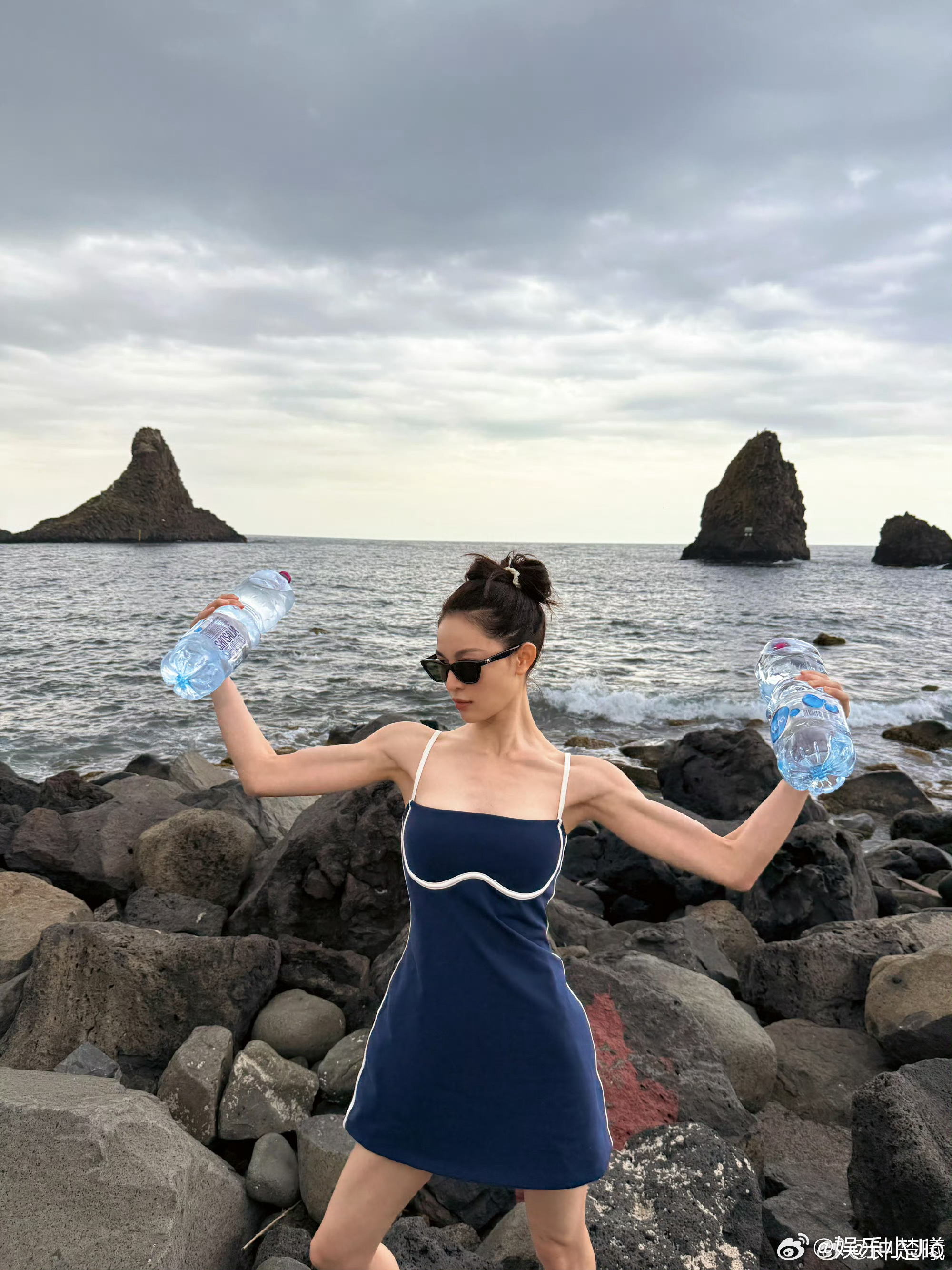 钟楚曦这个肌肉线条和力量感，我直接就是“hello，老婆”[抱一抱][抱一抱][
