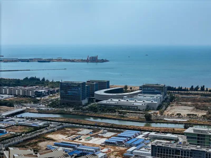 智算沉“海”湖，降温省电助科创！近期，智算中心发展态势极为强劲！全球首个商用海底