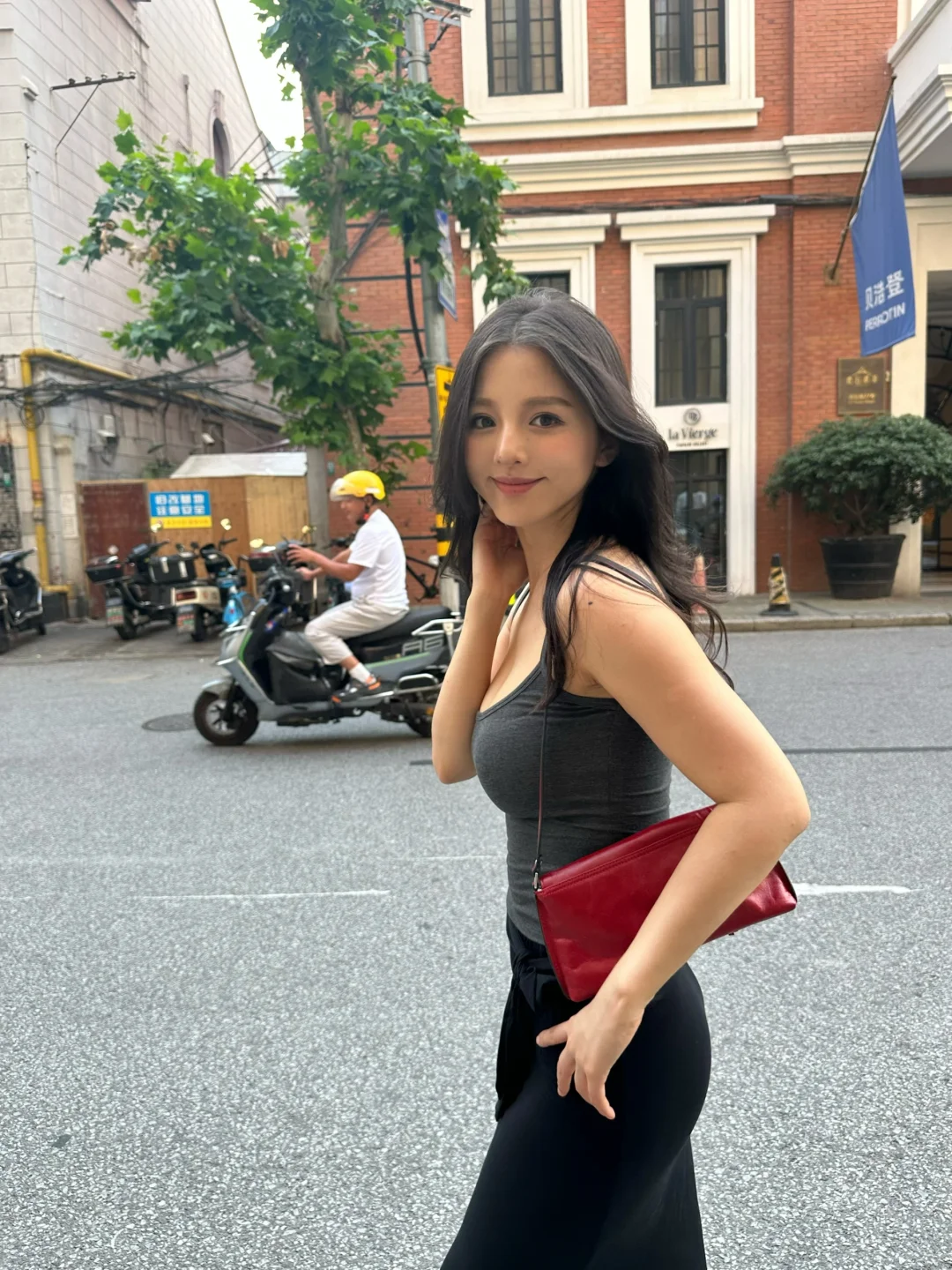 𝙎𝙩𝙧𝙚𝙚𝙩 𝙒𝙖𝙡𝙠