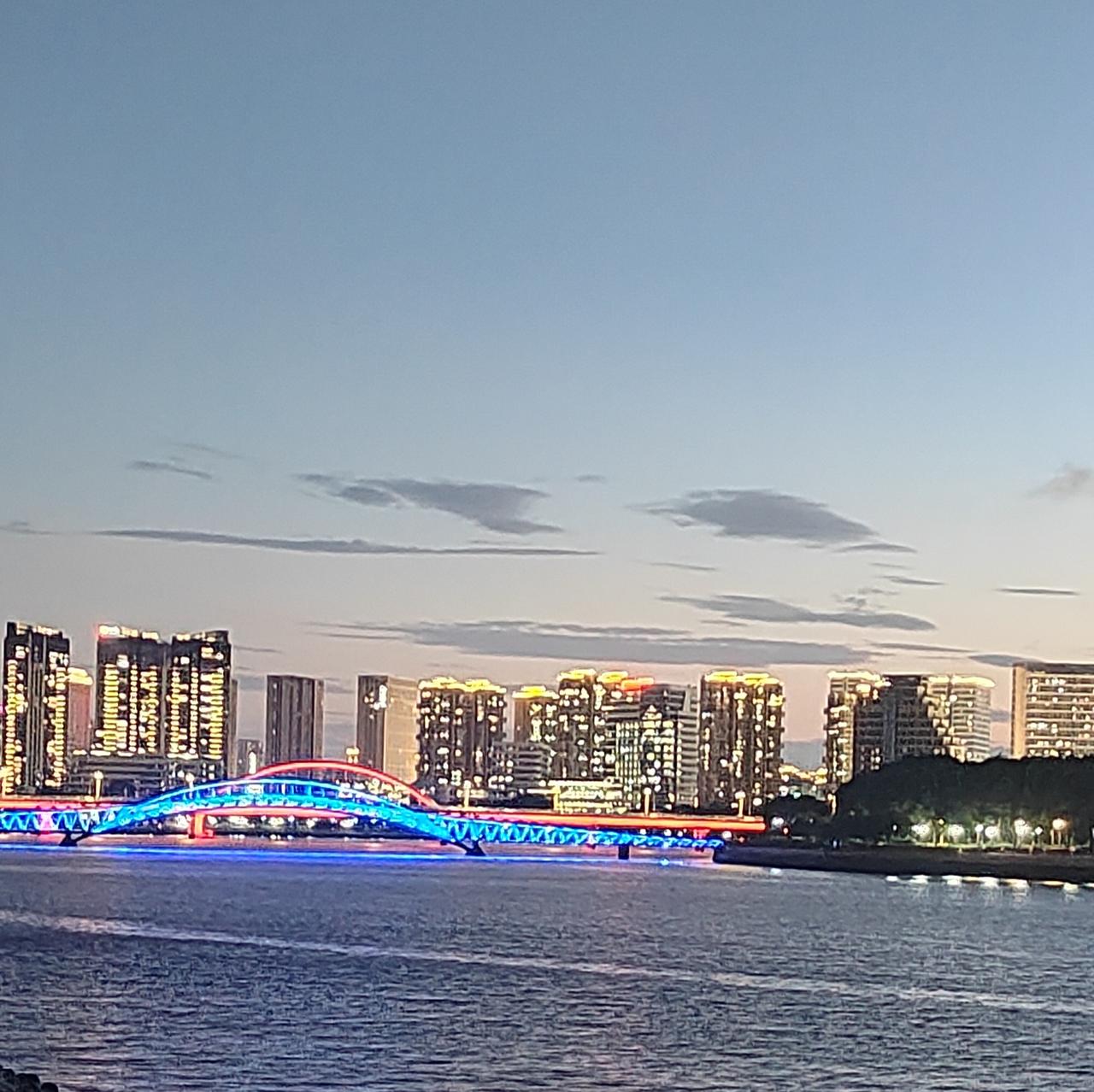 身体好，世界才是你的，
心态好，快乐才是你的。