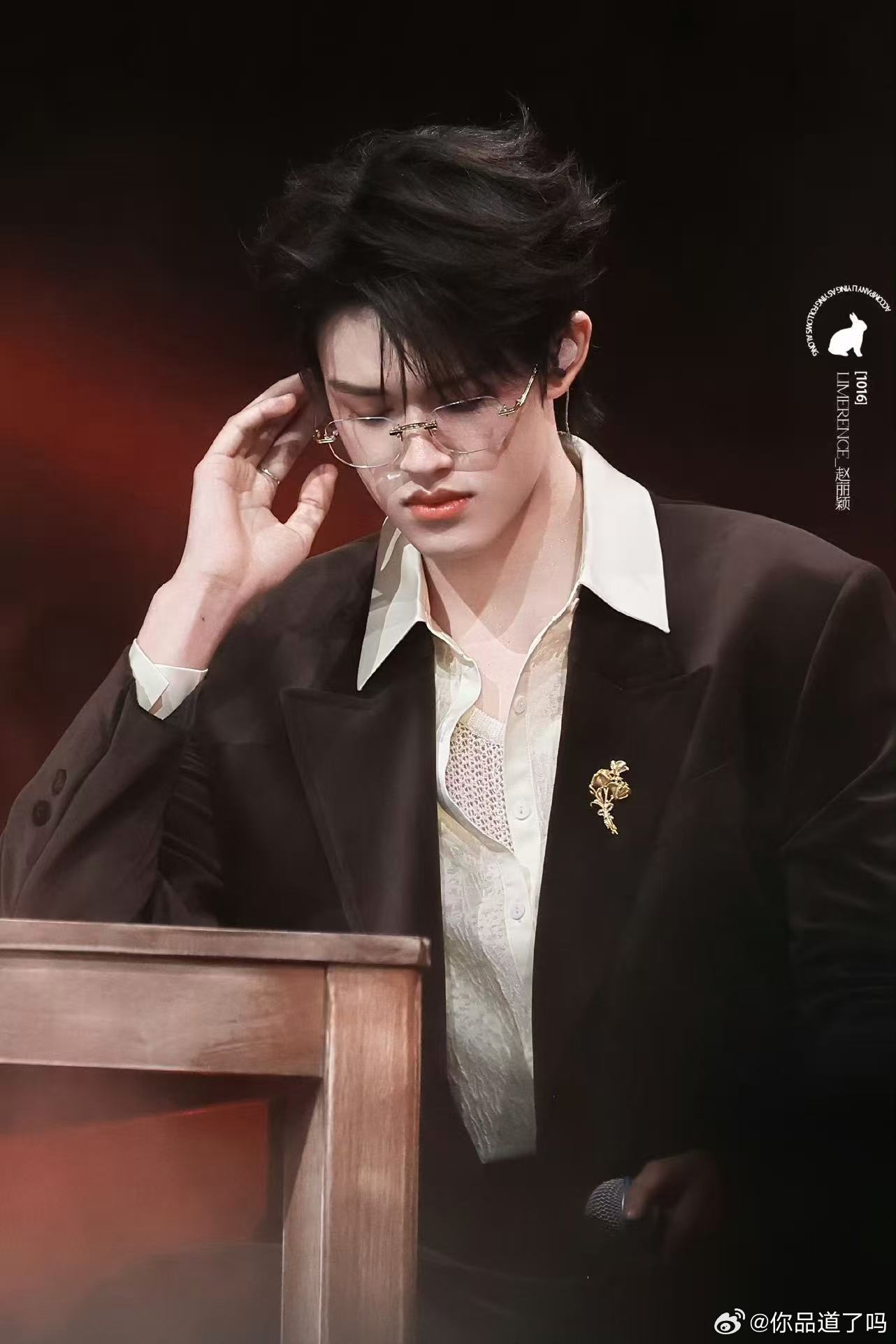 赵丽颖站姐发了张极 赵丽颖站姐真的也是挺会玩的呀，看到今天愚人节发了张极，完全就