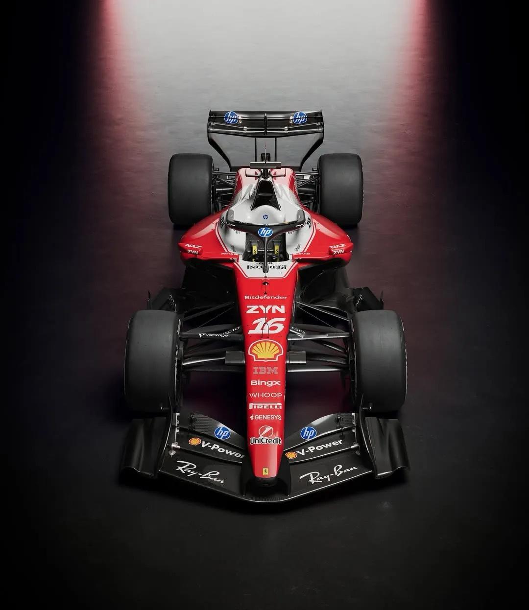 法拉利发布F1 2026赛季新车中间这一抹白确实太出戏了这是网友的回复F1法拉利