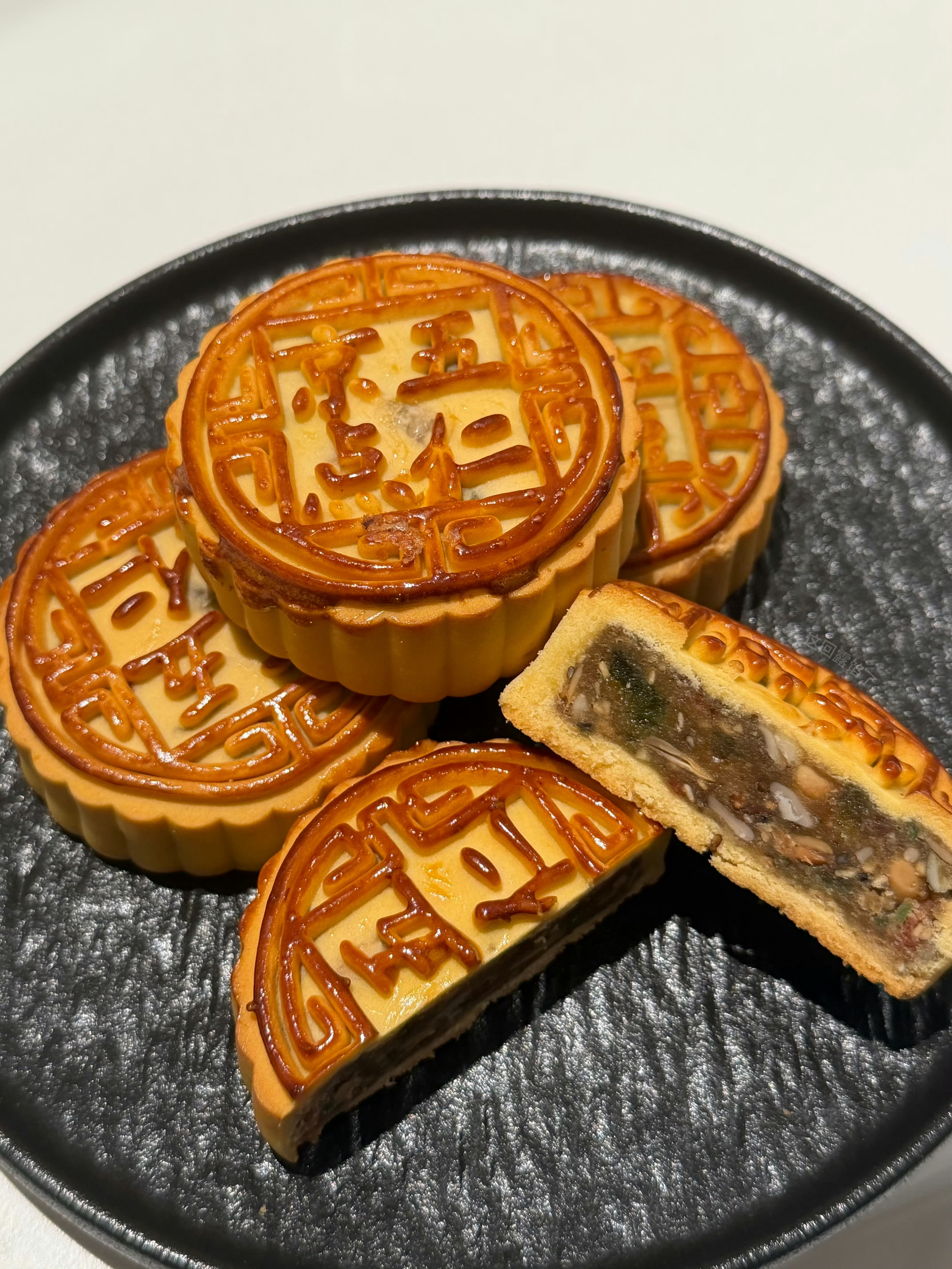 田栩宁真的好爱五仁月饼[泪奔]是我们这边的问题吗？我感觉我们这边做的不好吃。 ​