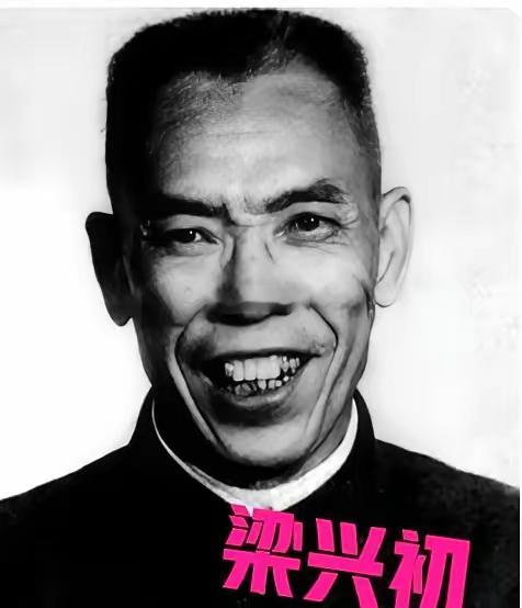 抢救室里，没人认出开国中将。医生问家属：病人什么级别？答：38军军长。医生愣住。